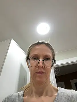 MollyStory Pertunjukan Webcam