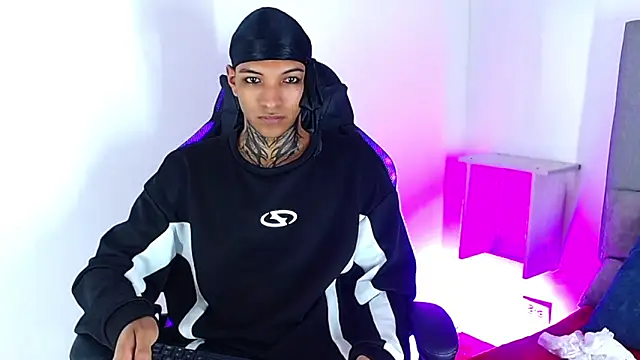 Rick_Wade élő XXX-chatje