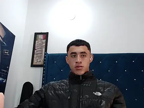 Chat +18 de Cris_steban1 ao vivo