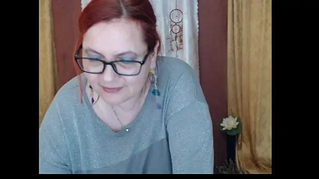 PlayfullMature élő XXX-chatje