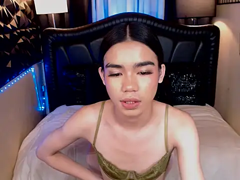 ItsurGirlMiana's Webcam Show