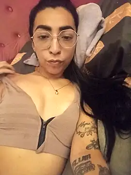 Pokazy przed kamerką – Yani-14