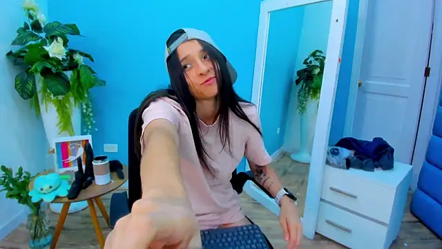 ViictoriiaSaenz: онлайн-секс-чат