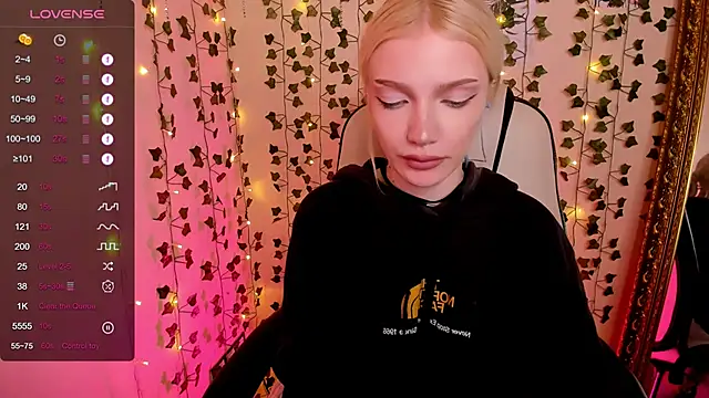 AnyaTaylor_ Adlı Modelin Canlı XXX Sohbeti