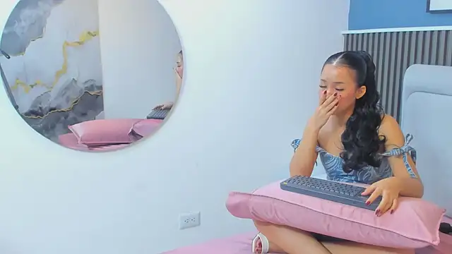 lily__star: онлайн-секс-чат