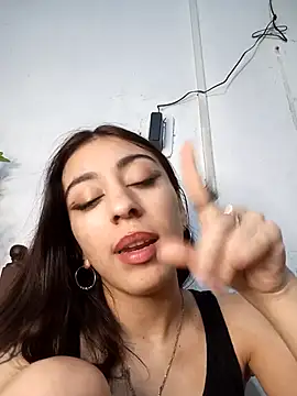 Jennyvignaduzzo: онлайн-секс-чат