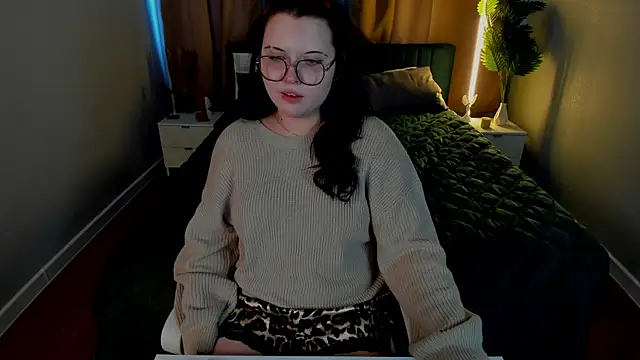 Chat +18 de Kira_G0ld ao vivo