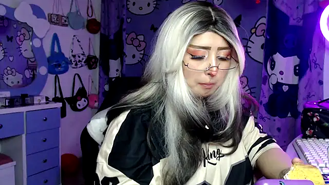 lussyevans24's Live XXX Chat