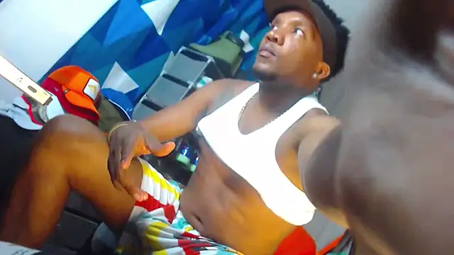 XXX chat uživo modela bigdickxblackx