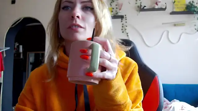 XXX chat uživo modela karo123421