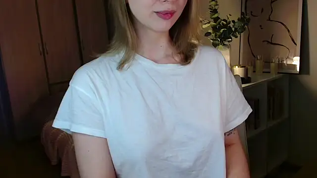 Chatroom XXX en direct de mynameloveeeeee