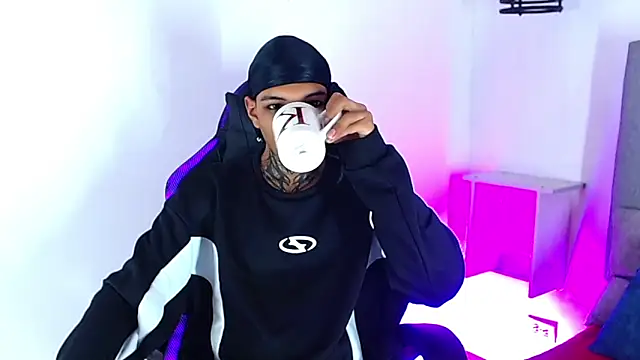 Rick_Wade Chat XXX live