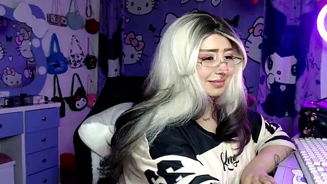 lussyevans24 Obrolan Langsung XXX