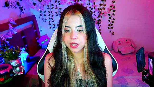 Živý XXX chat Kittyuwu_