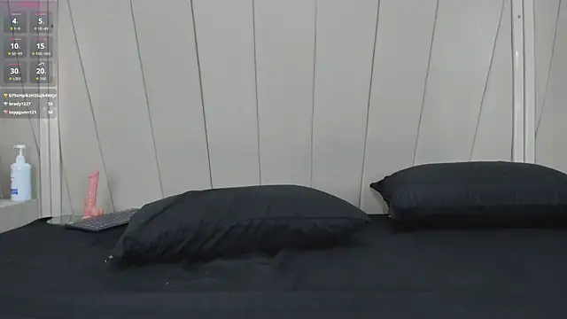 Nia_ryder's Webcam Show