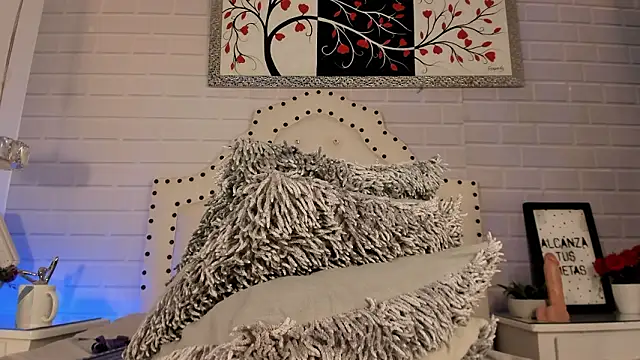 _Eurekaa_n Live XXX chat