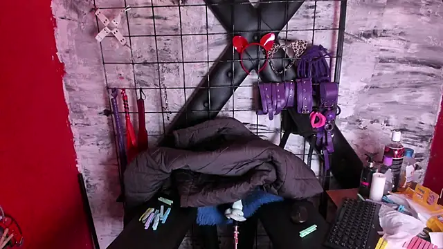 Charlotte_Bms7 Adlı Modelin Web Kamerası Şovu