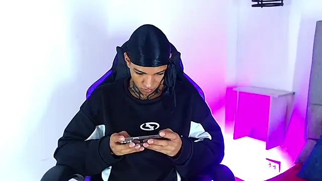 Chat +18 de Rick_Wade ao vivo