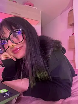 _Lucycherry's Live XXX Chat