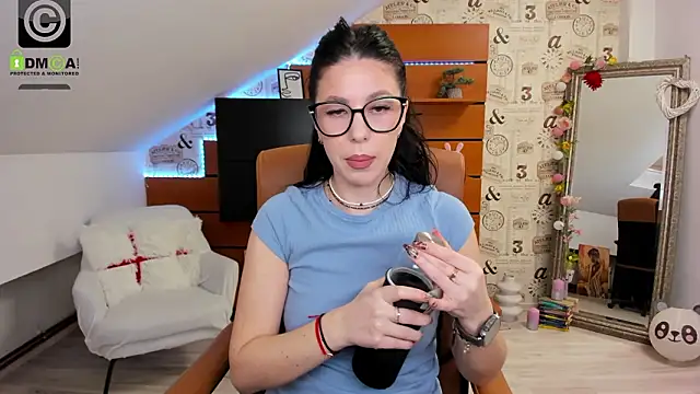 EmillyTaylor's Live XXX Chat