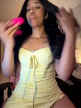 bella__honey élő XXX-chatje