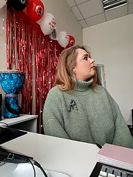 Juicy_PeachLux élő XXX-chatje