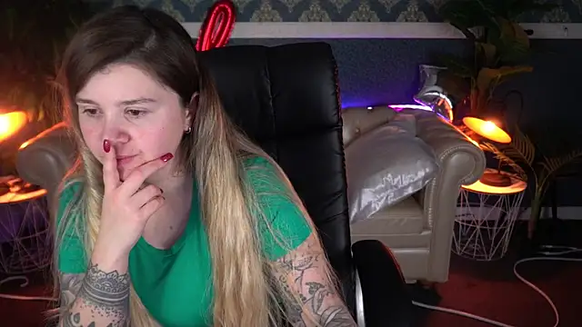 AmellyMilly élő XXX-chatje