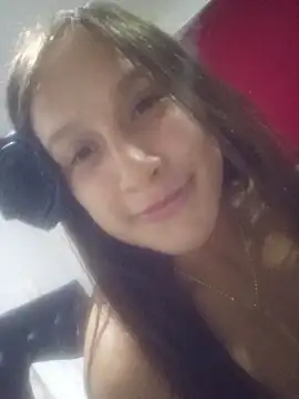 Adara27 Live XXX-Chat