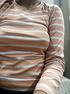 Chatroom XXX en direct de PUNAM456