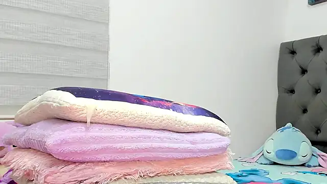 Elizabeth_18_ Live XXX Chat