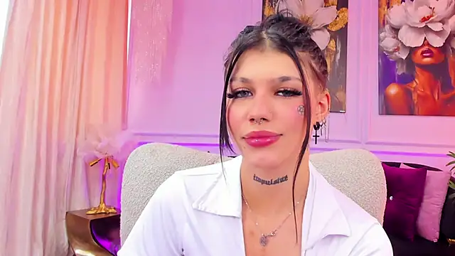 YasminWild Adlı Modelin Canlı XXX Sohbeti