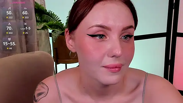 LianaFordのライブXXXチャット