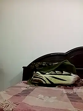 naughtymadam Show in webcam