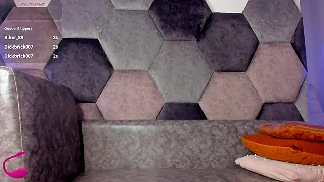 Latrellx7 Adlı Modelin Web Kamerası Şovu