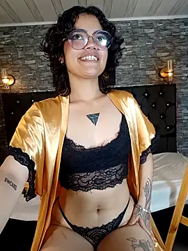 Show de KittyLatina_02 na webcam