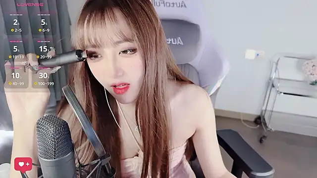 OwQoll Live XXX Chat