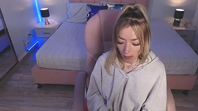 zoe_jones13 Chat XXX live