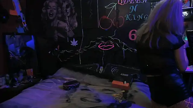 Splash_Queen420 লাইভ XXX চ্যাট