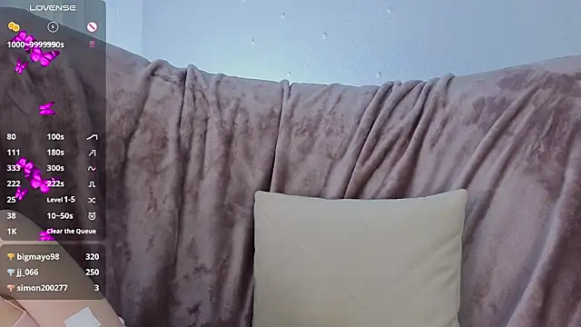 BlushinBloom: онлайн-секс-чат