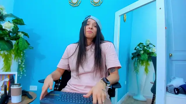 Chat XXX ao vivo de ViictoriiaSaenz