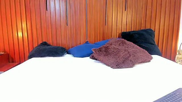 XXX chat uživo modela Laila-Miller