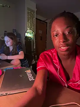 CookiesNcreaming Webcamshow