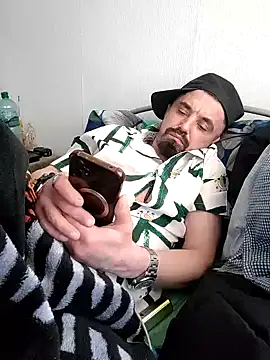 แชท XXX สดของ ClonicKaaba