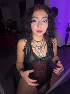 XXX chat uživo modela _g0thiccwitch_