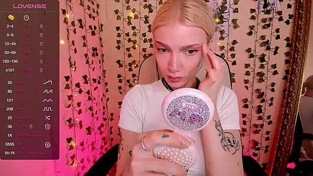 AnyaTaylor_: απευθείας συνομιλία ΧΧΧ