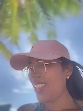 SheenaBrooke: διαδικτυακό σόου στην κάμερα