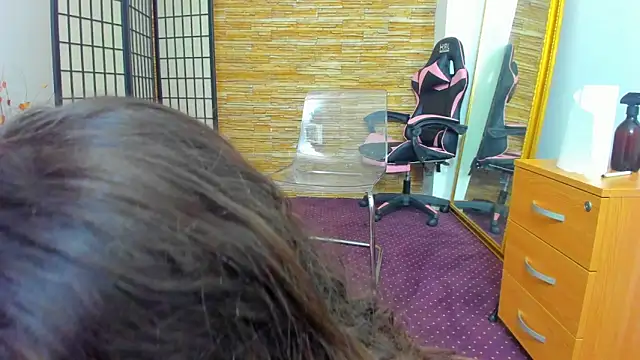 Chat +18 de AishaRouhi ao vivo