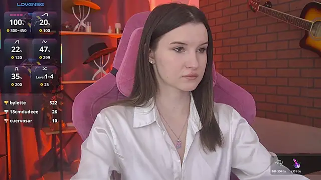 AgataWillis Adlı Modelin Canlı XXX Sohbeti