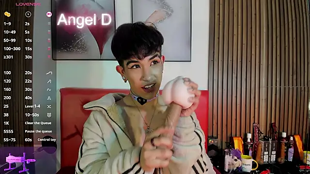 Angeldust19 Adlı Modelin Canlı XXX Sohbeti