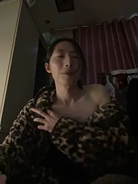 yixianshen188 Adlı Modelin Canlı XXX Sohbeti